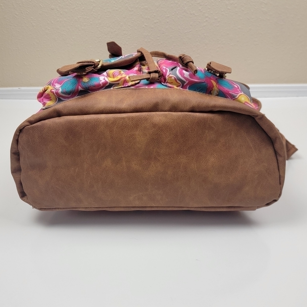 Simply Southern Floral Pocket Flap Backpack - Picture 7 of 10